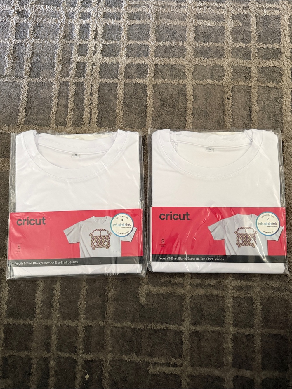 Cricut Youth White Short Sleeve Crewneck T-Shirts - 2 included